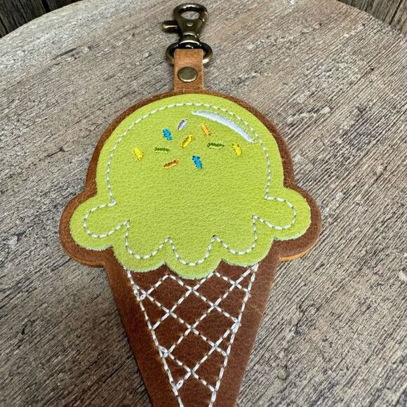 SUGAR SNAP PORTLAND Leather Ice Cream Scoop Purse Charm FAST SHIP PLG KEYCHAIN - Picture 2 of 4